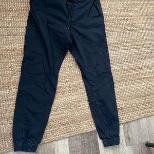 Black Levi’s joggers